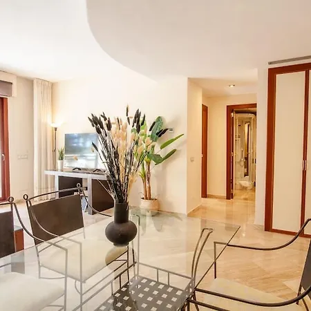 Frontline 2 Bed Apartment, San Pedro De Alcantara * 마르베야