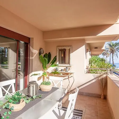 Frontline 2 Bed Apartment, San Pedro De Alcantara דירה מארבלה