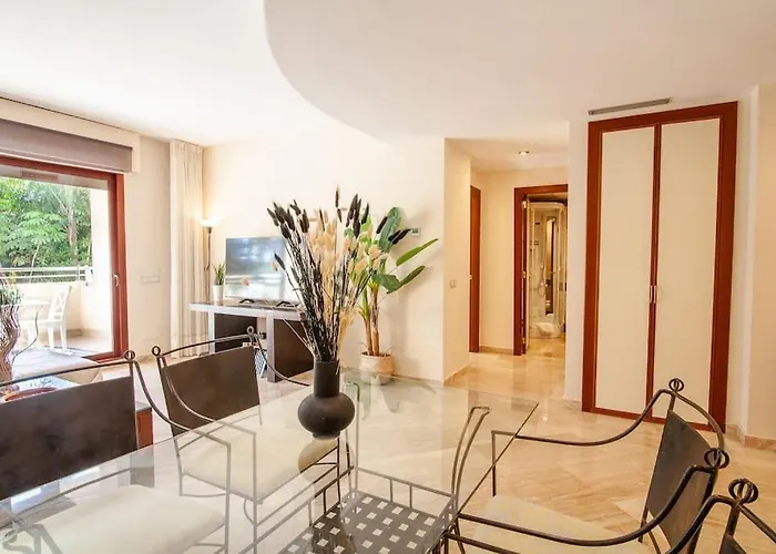 Frontline 2 Bed Apartment, San Pedro De Alcantara * מארבלה